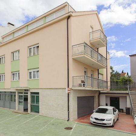 Amigo Comfort Apartments Split Bagian luar foto