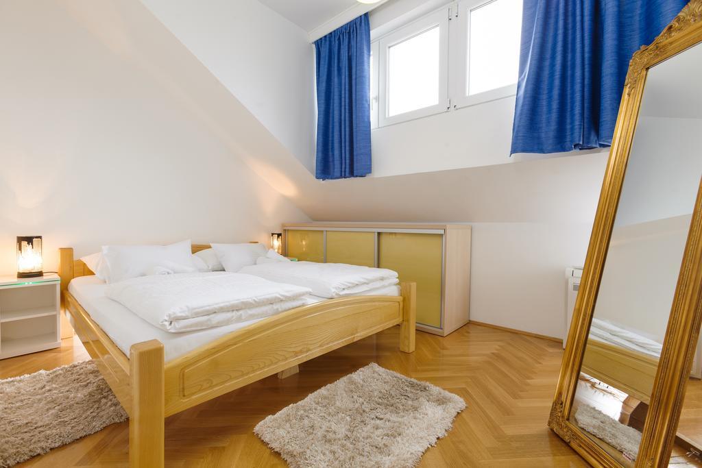 Amigo Comfort Apartments Split Bagian luar foto