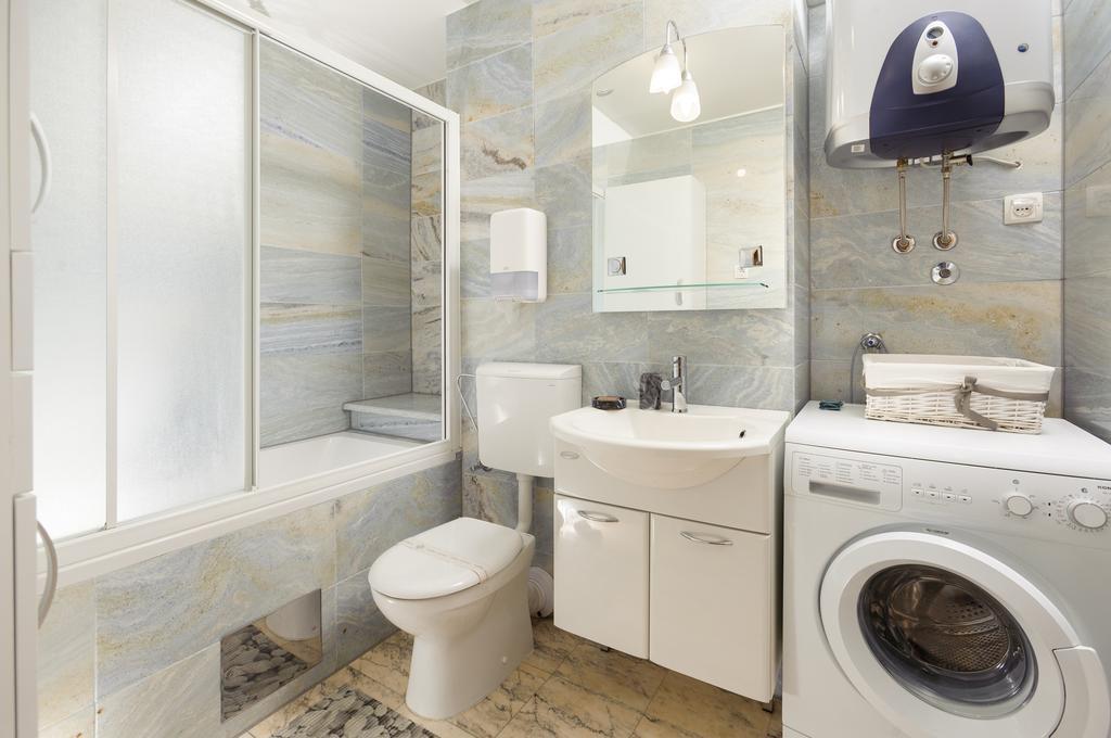 Amigo Comfort Apartments Split Bagian luar foto